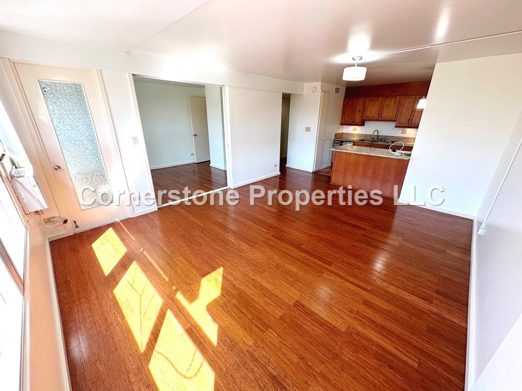 1621 Dole Street #903